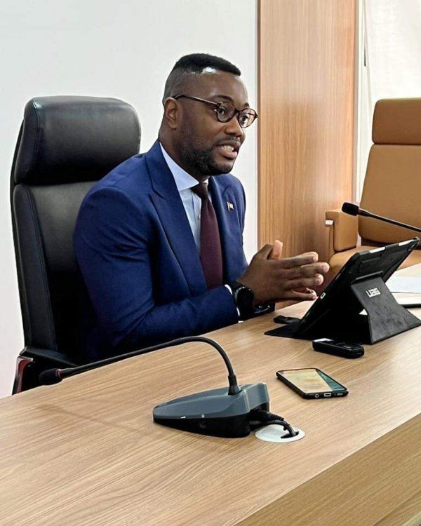 <br />
<b>Notice</b>:  Undefined index: title in <b>/home/gov/public_html/portais-governo-producao/themes/portalweb/galeria-itens.php</b> on line <b>148</b><br />
