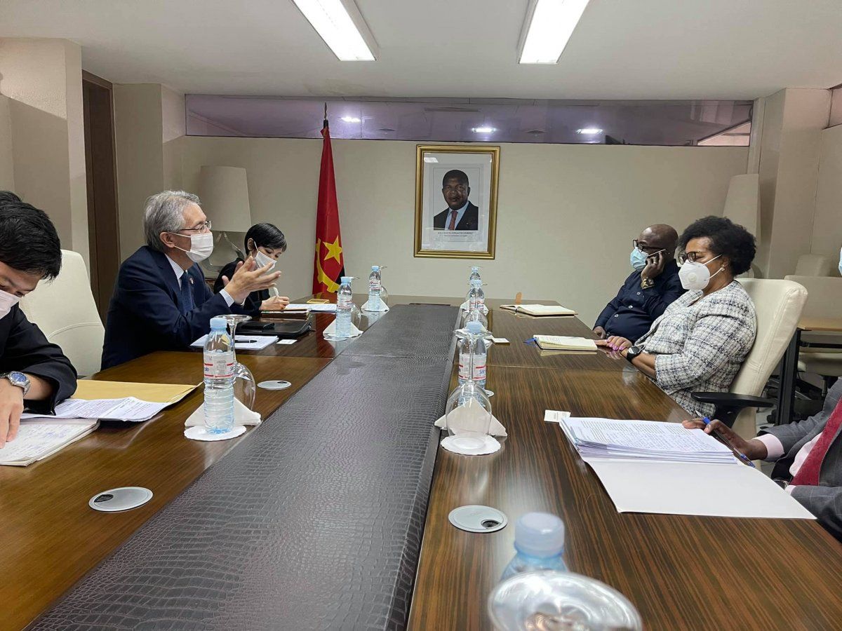 <br />
<b>Notice</b>:  Undefined index: title in <b>/home/gov/public_html/portais-governo-producao/themes/portalweb/galeria-itens.php</b> on line <b>148</b><br />
