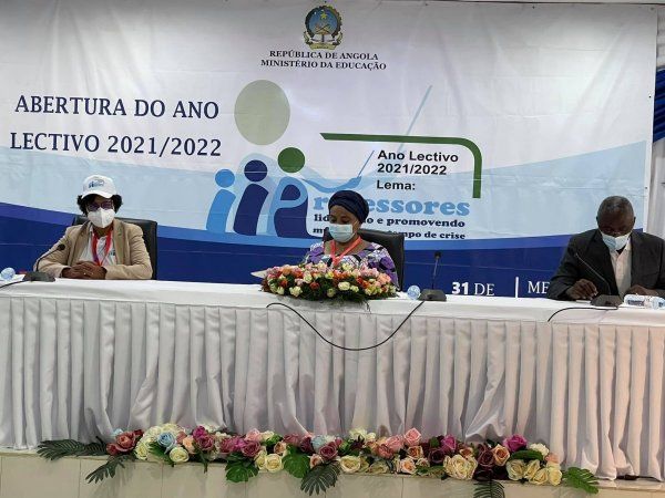 <br />
<b>Notice</b>:  Undefined index: title in <b>/home/gov/public_html/portais-governo-producao/themes/portalweb/galeria-itens.php</b> on line <b>148</b><br />
